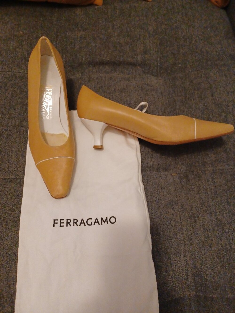 ***BLOW OUT SALE****Salvatore Ferragamo Cap Toe Heels Shoes - Picture 2 of 13